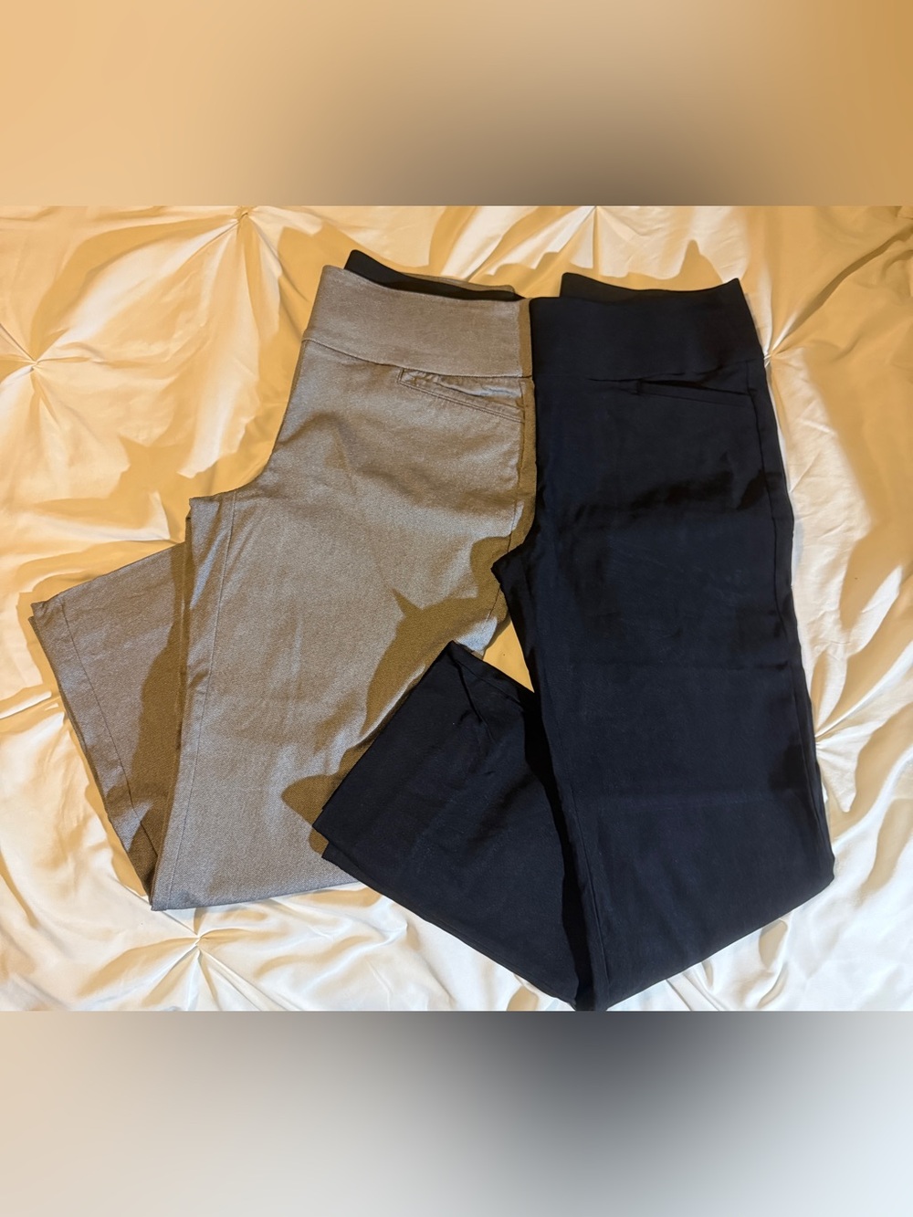 Women’s 2 pair Large Stretch Pull-On Pants!
